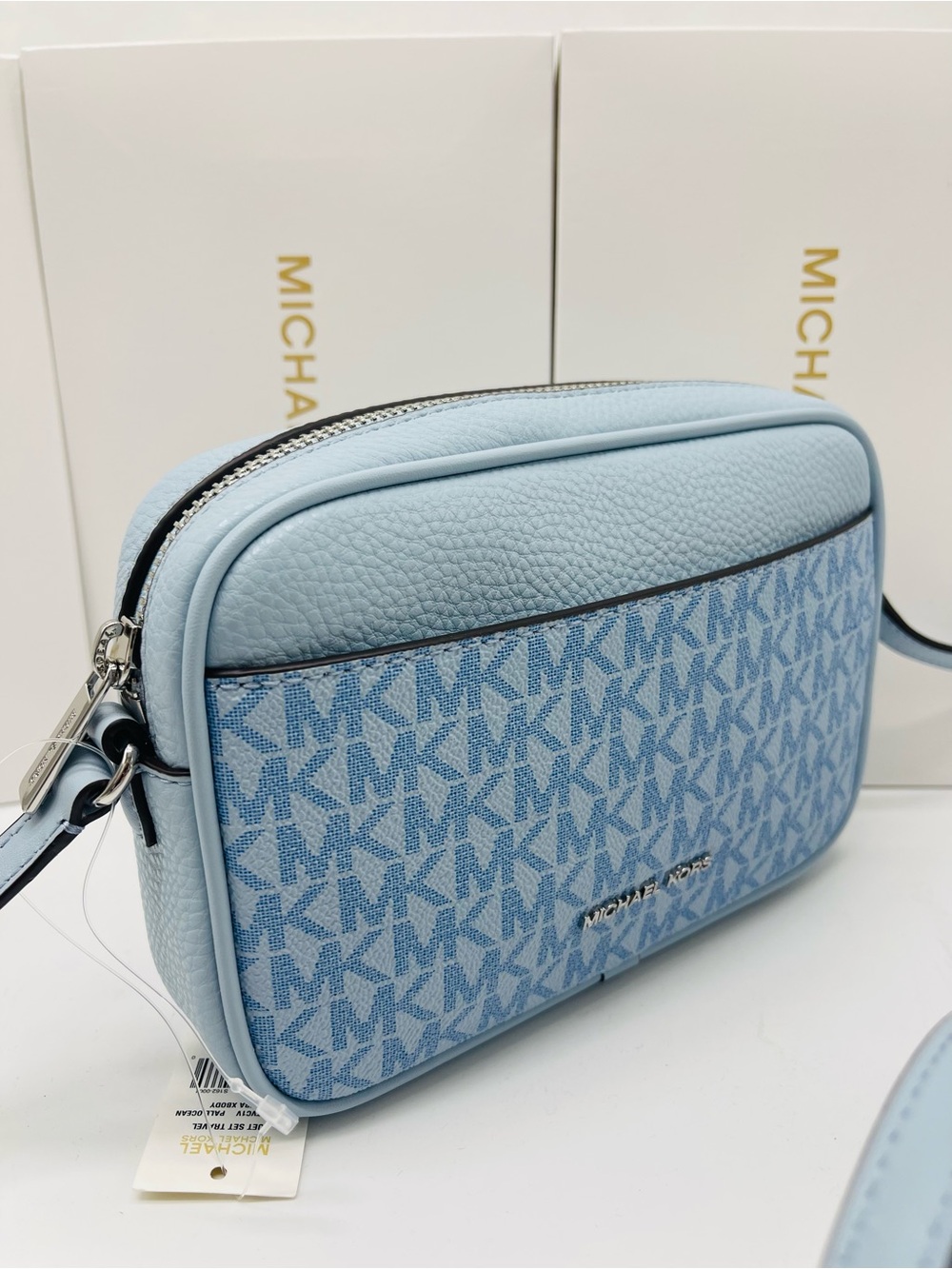 MICHAEL KORS Jet Set Trv Sm Signature Logo Camera Crossbody XBODY
Pale Ocean
NWT